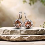 Ezüst fülbevaló pezsgő és zöld színváltós cirkónia kővel