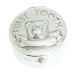 Ajándék babaszületésre: Ezüst első fogtartó szelence véshető felülettel