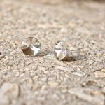 Antiallergén bedugós szilikon fülbevaló fehér cirkónia kővel