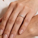 Arany karikagyűrű 30 darab gyémánt kővel